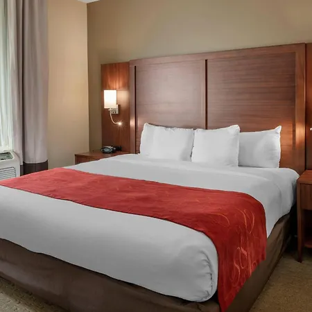 Comfort Suites Eugene University-3