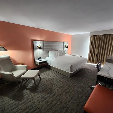 The Grand Inn Peoria-2
