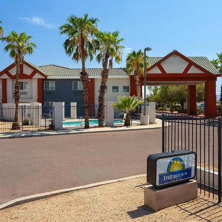 Days Inn By Wyndham Phoenix West-3