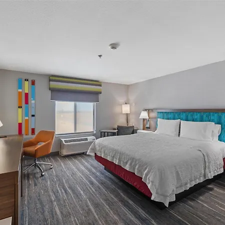 Hampton Inn & Suites Madera-3