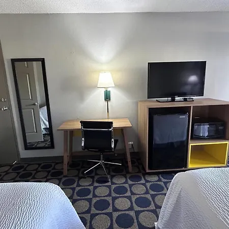 Days Inn By Wyndham Byron-2