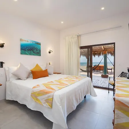 Hotel Oasis-2