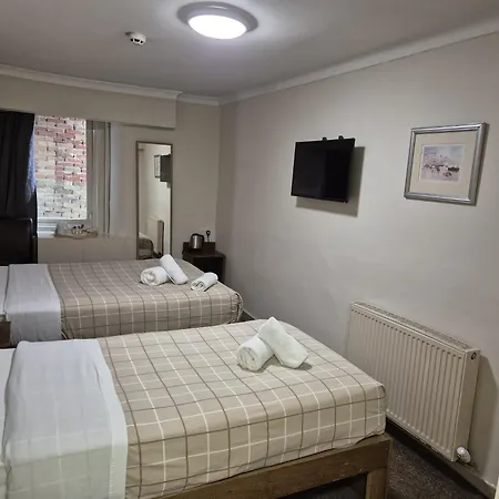 Glasgow House-3