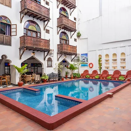 Dhow Palace Hotel-3