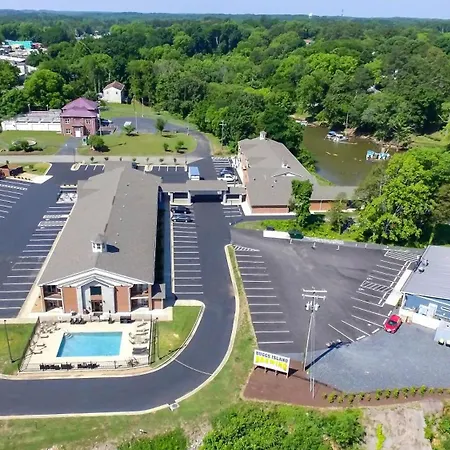 Clarion Pointe On The Lake Clarksville-South Hill West-3