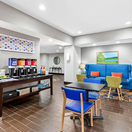 Hampton Inn Dekalb - Near The University-2