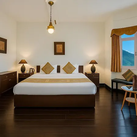 Central Gleneagles Heritage Resort: Former Tata Chairman's Bungalow-2