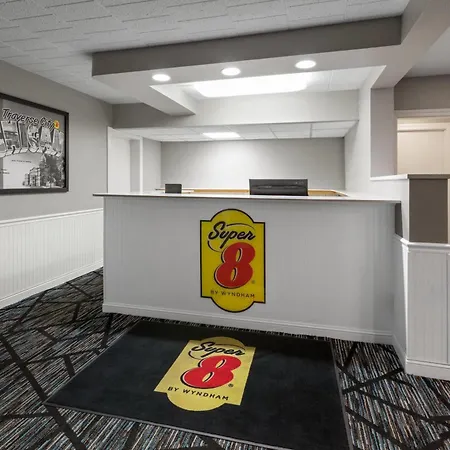 Super 8 By Wyndham Traverse City-3