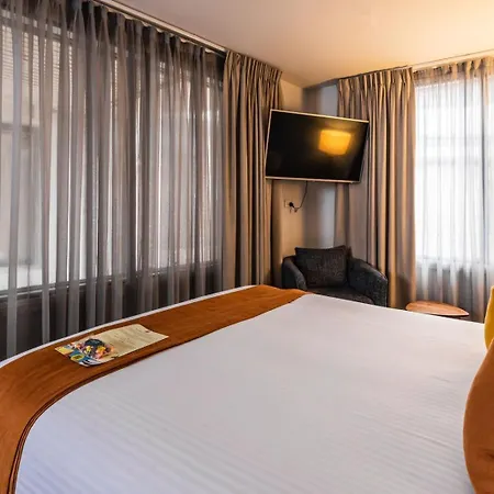 The Lucky Hotel-3