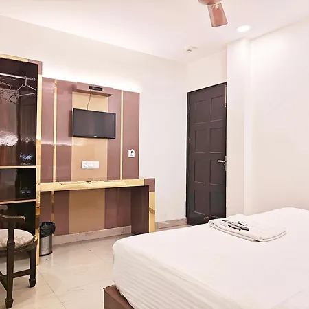 Hotel Apple Villa - New Delhi-2
