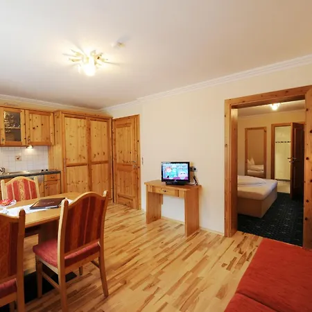 Hotel Garni Landhaus Platzer-3