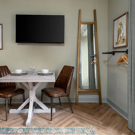Munro Guest House-2