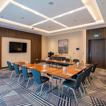 Hampton By Hilton Dubai Airport-3