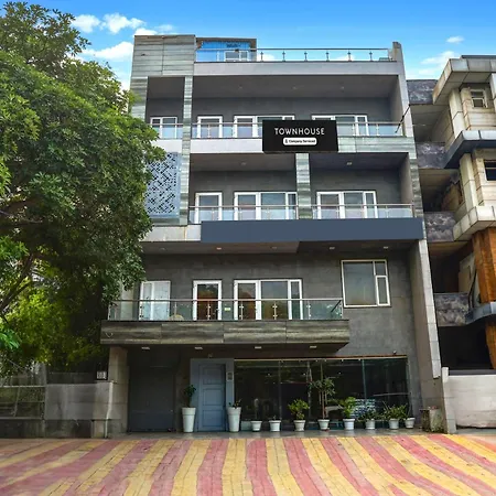 Super Townhouse Rohini Sector 23-2