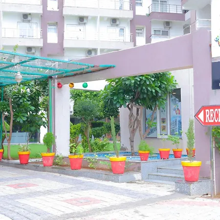 Hotel Shri Radha Nikunj - Opposite Prem Mandir-3