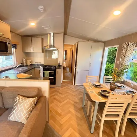 Isle Of Wight Caravan-2
