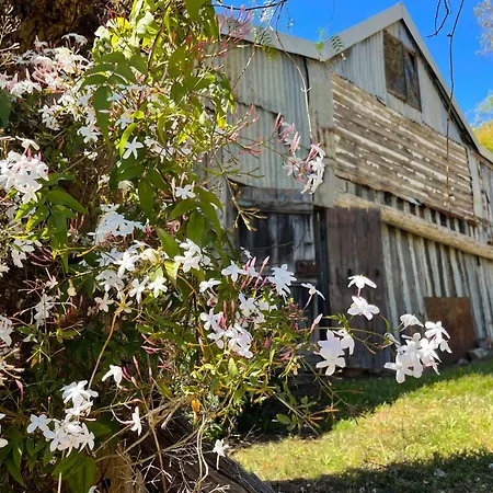 Capers Cottage And Barn Accommodation-2
