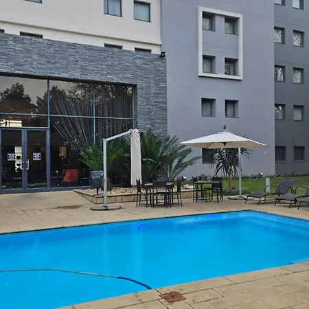 Stayeasy Rustenburg-3