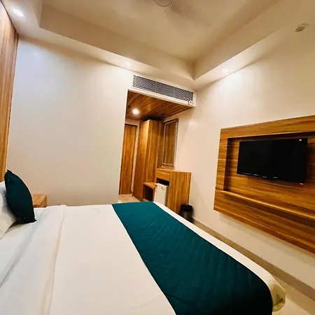 Hotel Benz Int Karol Bagh-2