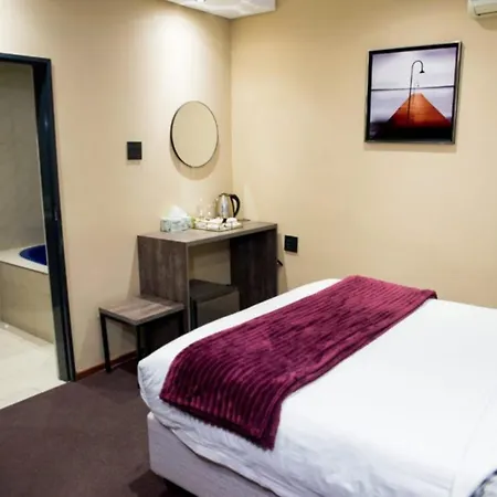 Summit Della Suite-2