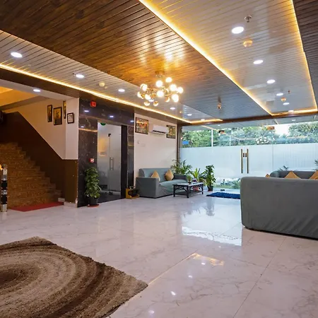 Sarla Hotel Inn - Opp Barclays 62-2