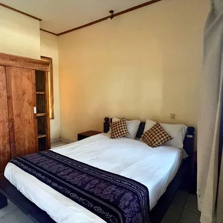 Regina Guest House-2