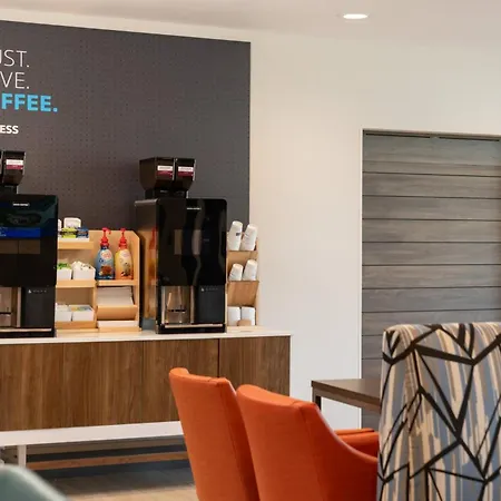 Holiday Inn Express & Suites Fresno Airport By Ihg-2