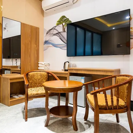 Home Me Hotel Makati-3