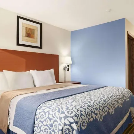 Days Inn By Wyndham Champaign/Urbana-2