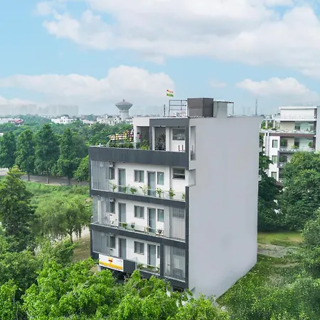 Lime Tree Hotel & Stays Greater Noida Nearby India Expo Centre & Mart-2