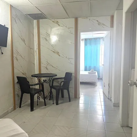 Aparta Hotel Fama-2