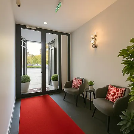 Center Port Hotel Karakoey-2