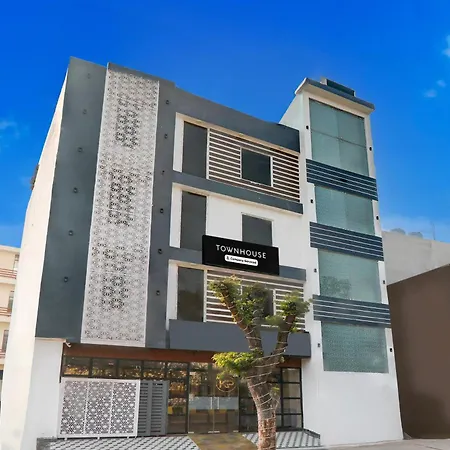 Super Townhouse Shaheed Path Near Ambedkar University Formerly Kings Paradise-3