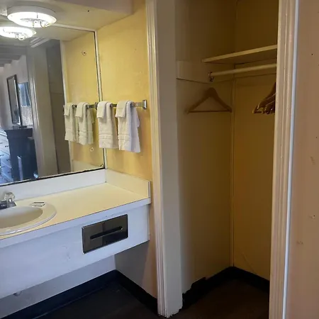 Visitors Inn-3