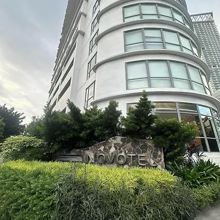 Amira Luxury At Novotel Suites Manila Near Makati And Bgc-2