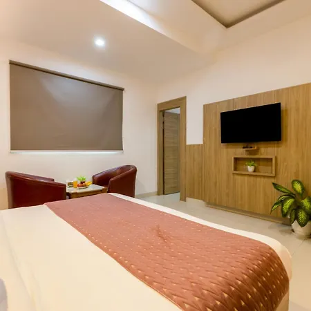 Hotel Corporate Suite Delhi Airport With- Free Airport Pickup-2