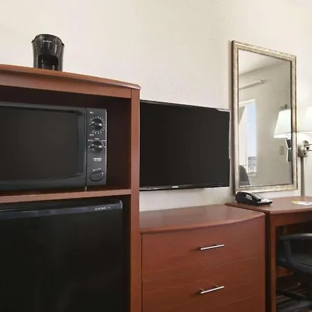 Days Inn By Wyndham Champaign/Urbana-3