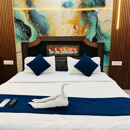 Happy Residency - Near Saket Metro-2