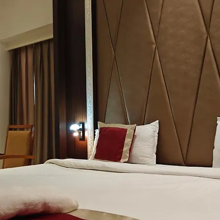 The Crown Business Hotel-3