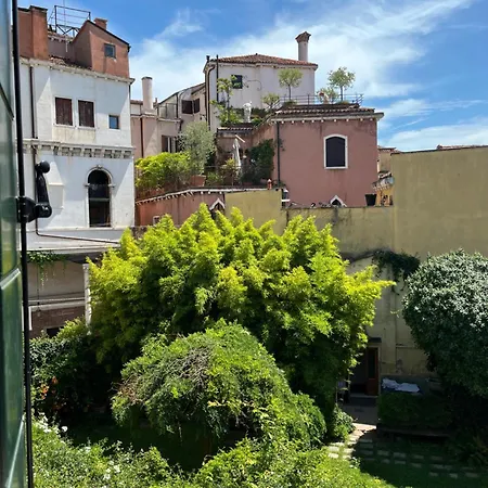Casa Sulla Laguna Castello-3