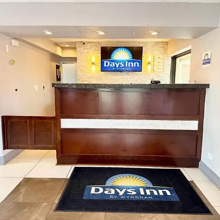 Days Inn By Wyndham St. Charles Il-2