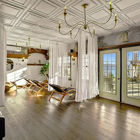 Estello Suites & Spa-2