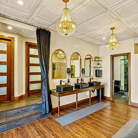Estello Suites & Spa-3