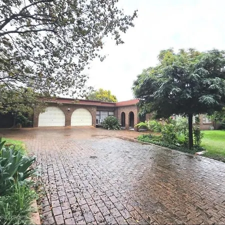 Flora Gardens Guest House-2