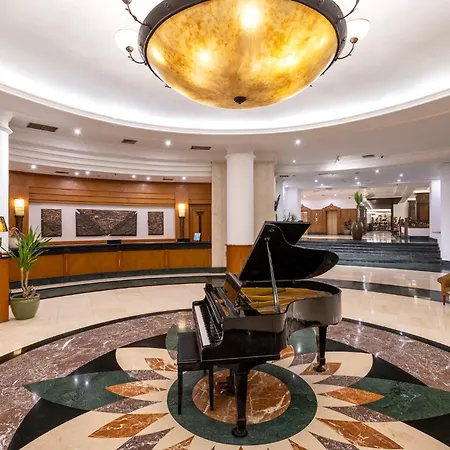 ARTOTEL Suites Aquila - Bandung-3