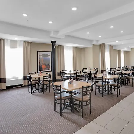 Duvernay Inn & Suites-3