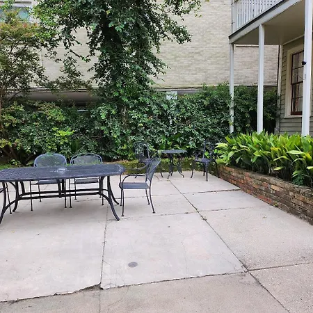 Walker Mansion On St Charles Ave - Unit 3-2