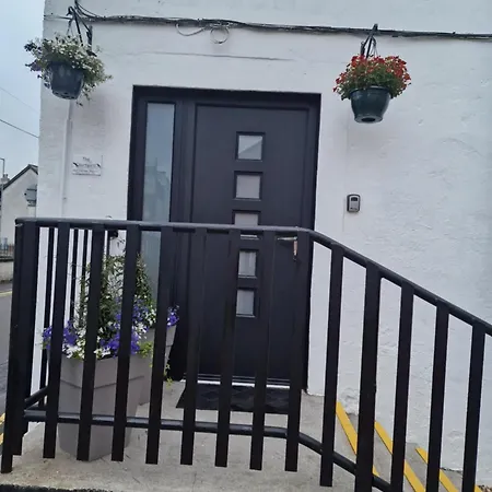The Courtyard Bar, Kitchen, Rooms-2