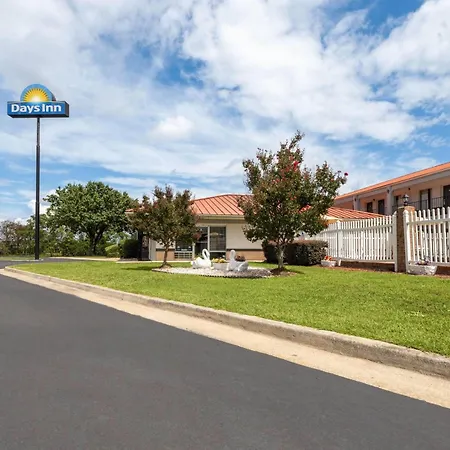 Days Inn By Wyndham Augusta Wheeler Road-3