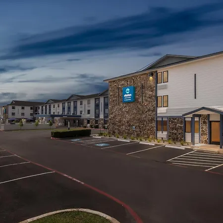 Clarion Pointe-2
